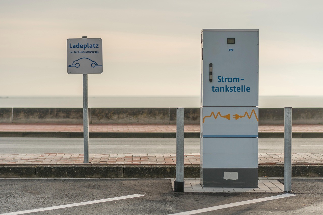 Jak wygląda ładowanie samochodu elektrycznego za granicą?